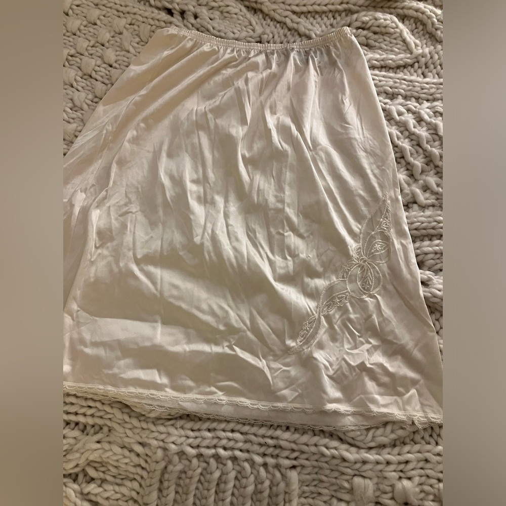 Vanity Fair Cream Slip with Lace Detail